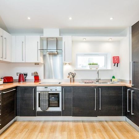 גילדפורד Roomspace Serviced Apartments - Abbot'S Yard מראה חיצוני תמונה